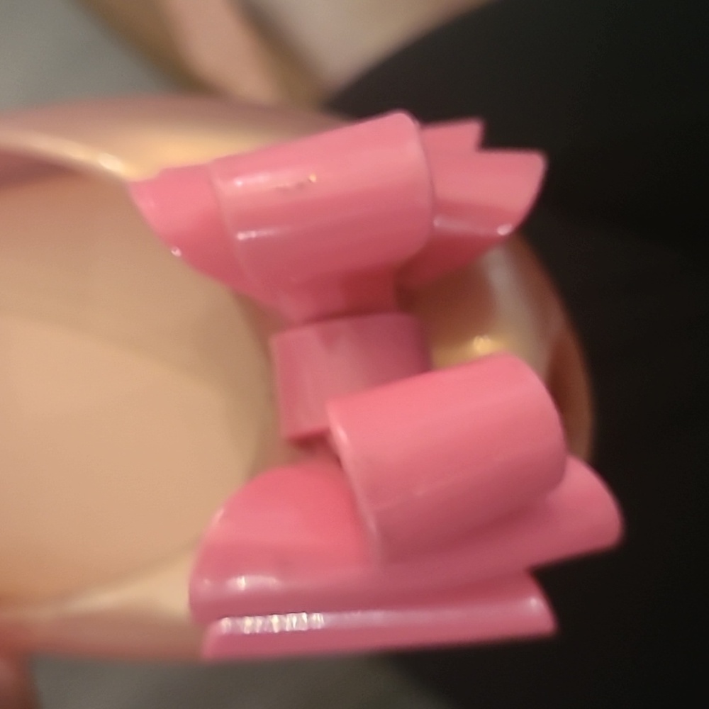 Shoes - Picture 6 of 7